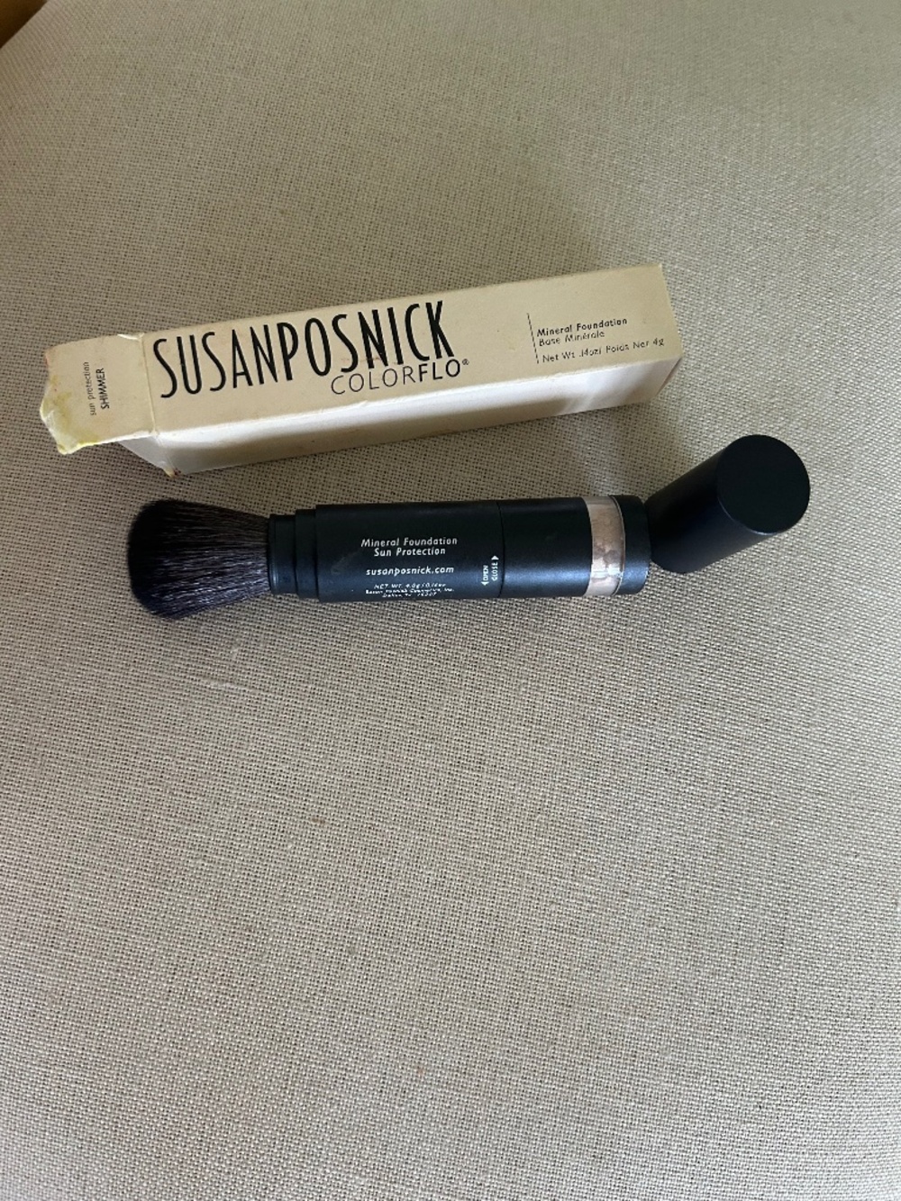 Susanposnick color Flo mineral foundation brush
